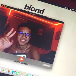 Meet your Posher, Javier